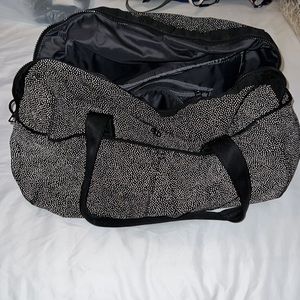 LULULEMON GYM BAG